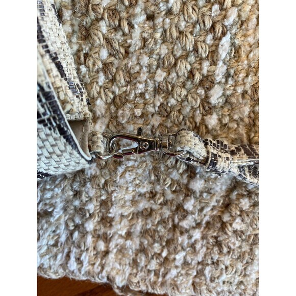 Appears like possible Poppie Jones Clutch Cream Brown Wristlet Wallet Billfold - Picture 12 of 12